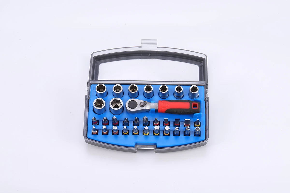 مجموعة من 32 قطعة من رؤوس المقبس والسقاطة